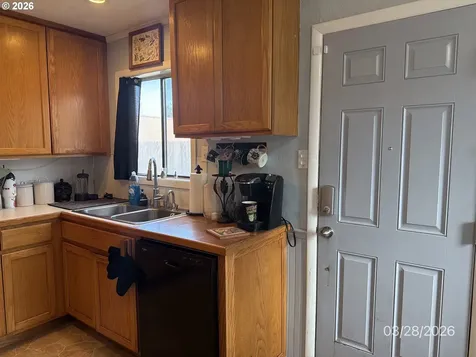 456 N Cammann Street Coos Bay OR 97420