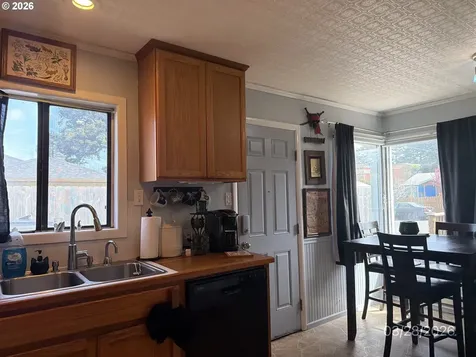 456 N Cammann Street Coos Bay OR 97420