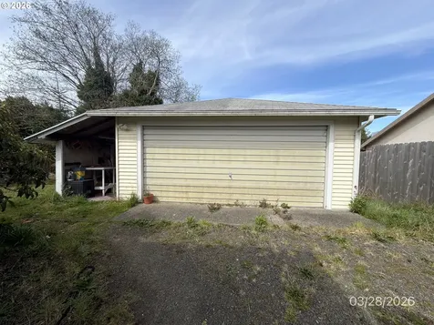 456 N Cammann Street Coos Bay OR 97420