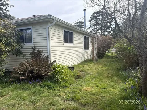 456 N Cammann Street Coos Bay OR 97420