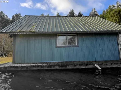 3117 S Tenmile Lakeside OR 97449