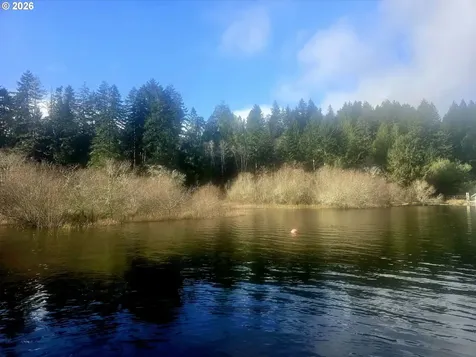 3117 S Tenmile Lakeside OR 97449