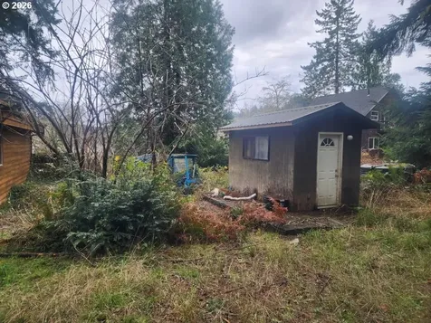 3117 S Tenmile Lakeside OR 97449