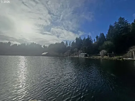3117 S Tenmile Lakeside OR 97449
