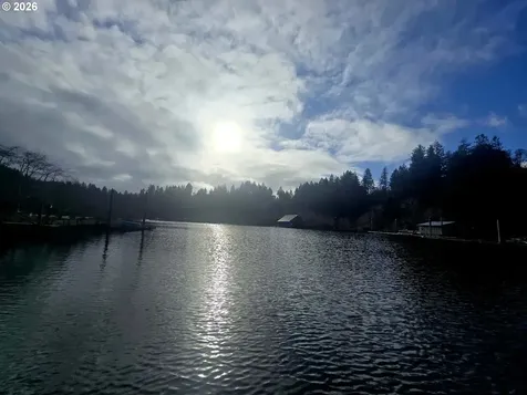 3117 S Tenmile Lakeside OR 97449