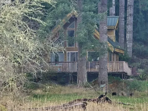 3117 S Tenmile Lakeside OR 97449