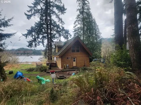 3117 S Tenmile Lakeside OR 97449