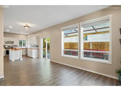 5813 SE Snowberry Court Hillsboro OR 97123