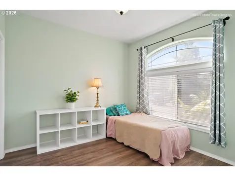 5813 SE Snowberry Court Hillsboro OR 97123