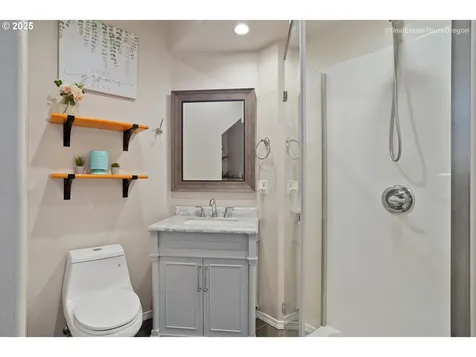 5813 SE Snowberry Court Hillsboro OR 97123