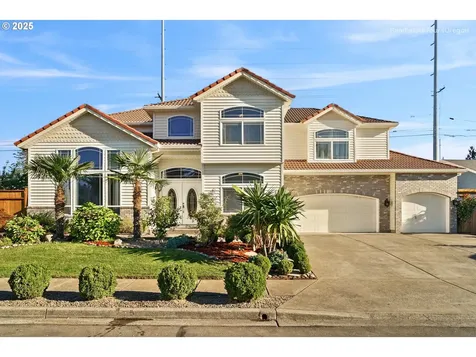 5813 SE Snowberry Court Hillsboro OR 97123