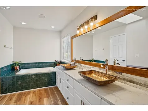 5813 SE Snowberry Court Hillsboro OR 97123