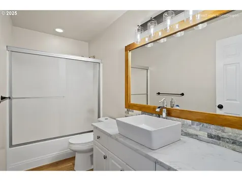5813 SE Snowberry Court Hillsboro OR 97123
