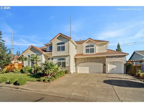 5813 SE Snowberry Court Hillsboro OR 97123