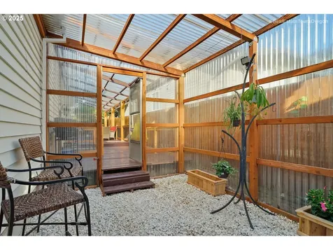 5813 SE Snowberry Court Hillsboro OR 97123