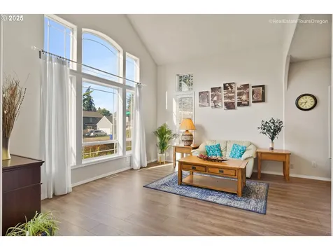 5813 SE Snowberry Court Hillsboro OR 97123