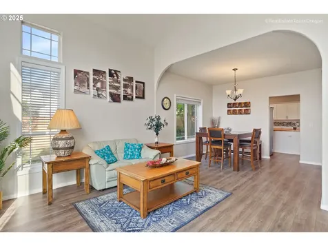 5813 SE Snowberry Court Hillsboro OR 97123
