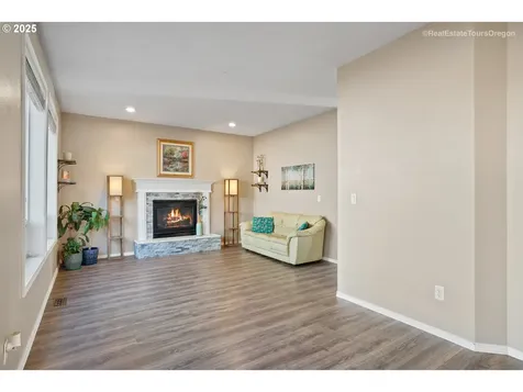 5813 SE Snowberry Court Hillsboro OR 97123