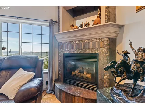 1548 NE Rocky Ridge Drive Roseburg OR 97470