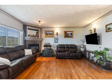 1548 NE Rocky Ridge Drive Roseburg OR 97470
