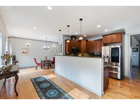 1548 NE Rocky Ridge Drive Roseburg OR 97470