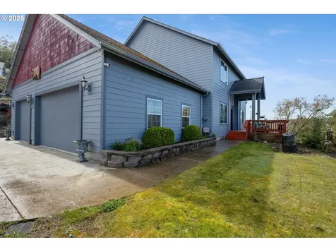 1548 NE Rocky Ridge Drive Roseburg OR 97470