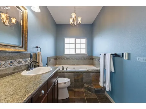 1548 NE Rocky Ridge Drive Roseburg OR 97470