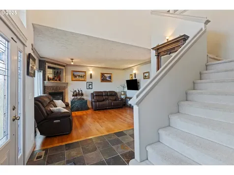 1548 NE Rocky Ridge Drive Roseburg OR 97470