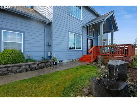 1548 NE Rocky Ridge Drive Roseburg OR 97470