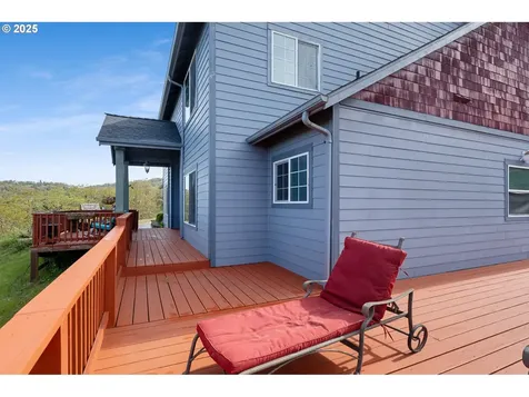 1548 NE Rocky Ridge Drive Roseburg OR 97470