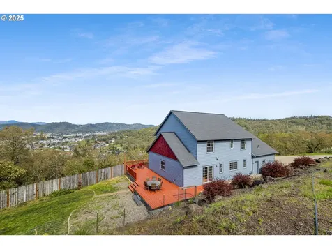 1548 NE Rocky Ridge Drive Roseburg OR 97470