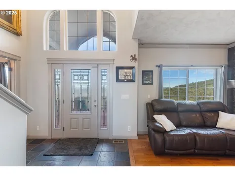 1548 NE Rocky Ridge Drive Roseburg OR 97470
