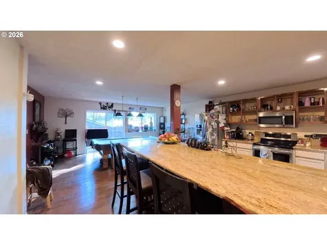 908 Browning Avenue S Salem OR 97302