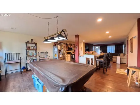 908 Browning Avenue S Salem OR 97302
