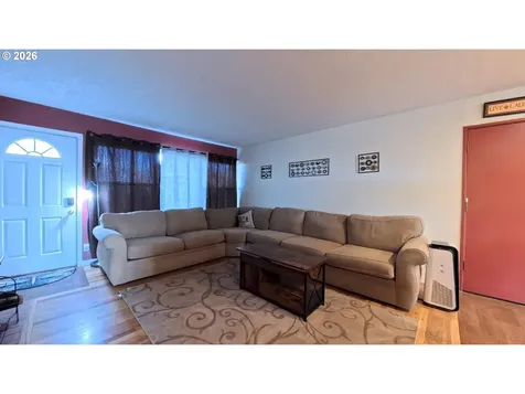 908 Browning Avenue S Salem OR 97302