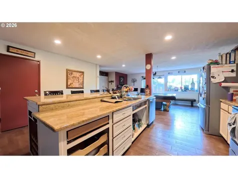 908 Browning Avenue S Salem OR 97302