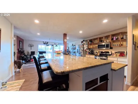 908 Browning Avenue S Salem OR 97302