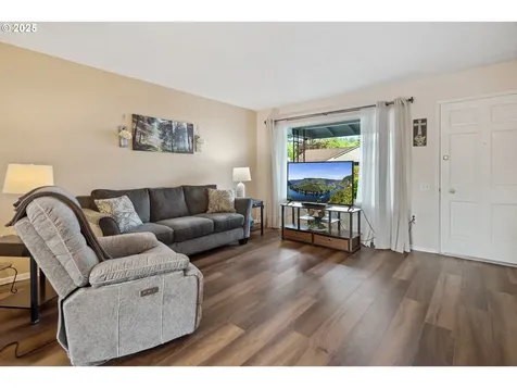 15580 SW Royalty Parkway Portland OR 97224