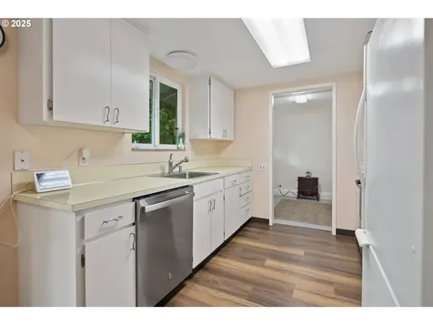 15580 SW Royalty Parkway Portland OR 97224