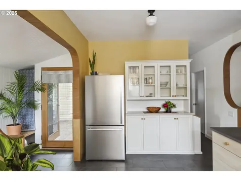 7033 SE 77th Avenue Portland OR 97206