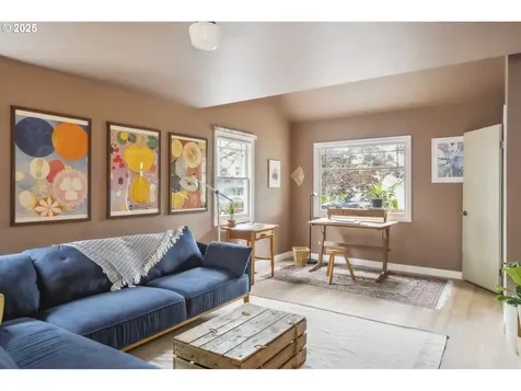 7033 SE 77th Avenue Portland OR 97206