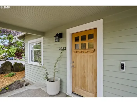 7033 SE 77th Avenue Portland OR 97206