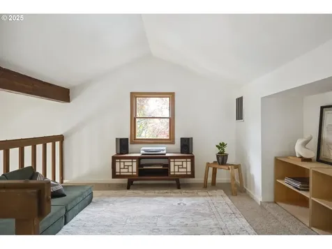 7033 SE 77th Avenue Portland OR 97206