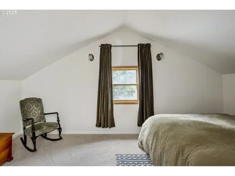 7033 SE 77th Avenue Portland OR 97206