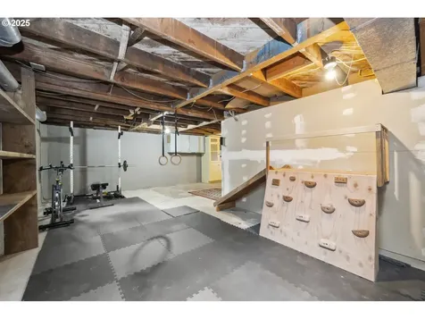 7033 SE 77th Avenue Portland OR 97206
