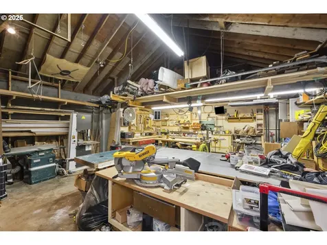 7033 SE 77th Avenue Portland OR 97206