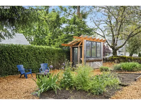 7033 SE 77th Avenue Portland OR 97206