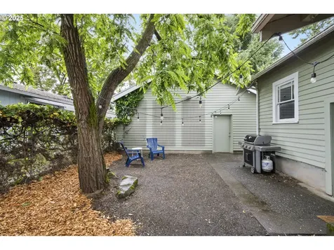 7033 SE 77th Avenue Portland OR 97206