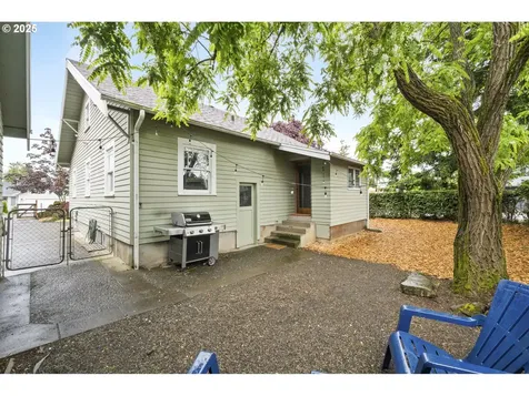 7033 SE 77th Avenue Portland OR 97206
