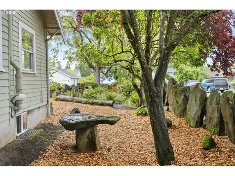 7033 SE 77th Avenue Portland OR 97206